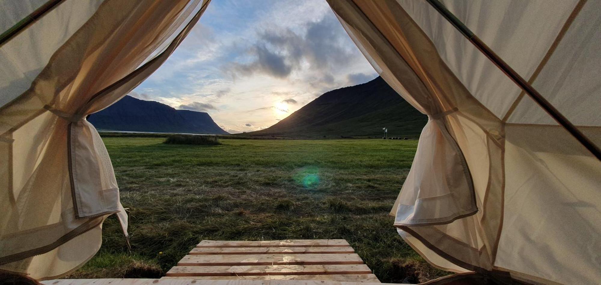 Korpudalur Hi Hostel Flateyri Екстериор снимка